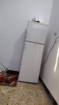 ثلاجات • للبيع