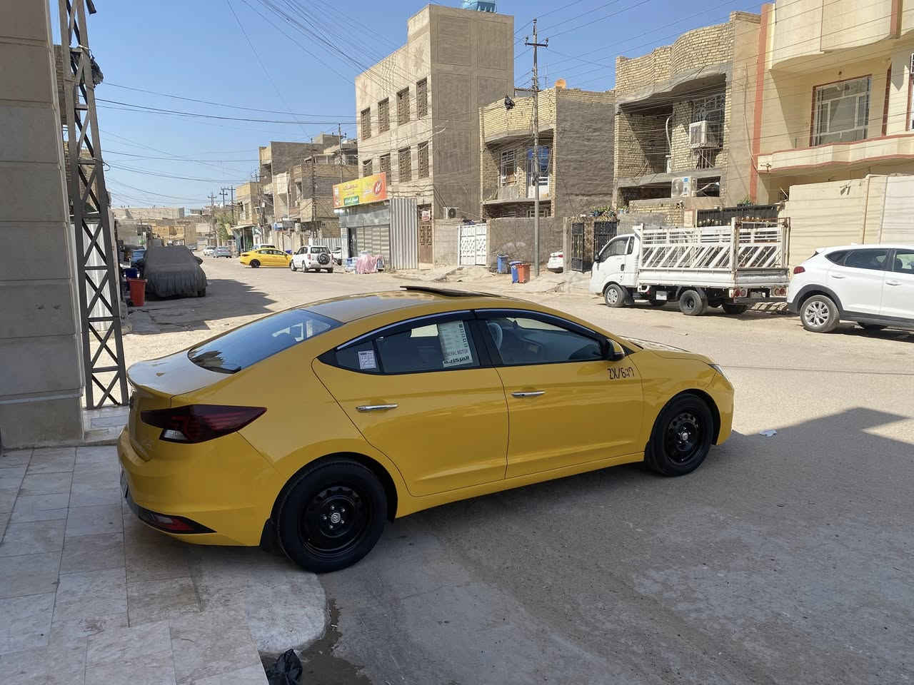 السلام عليكم النترا موديل 2020 
فول مواصفات واحد على واحد معروفه مواصفات الفول 

خليجي محرك 2000 دوش لاتبخير و لا تنقيص السياره جديده و جاهزه من كل النواحي 

السياره ماشيه 98فقط 

السياره بيه ضربه جاملغ خلفي فقط السياره لغد شاصي كفاله رقم بغداد بسمي مصفره هيه و غرامات وين ميعجبك احول مشروع وطني  مكان السياره بغداد رقم الهاتف ***********
