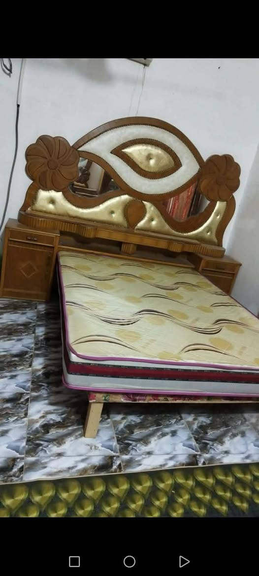 السلام عليكم غرفه تسكام للبيع سعره 900 آلف العنوان شارع الوكفه قرب صيدليه لمى البديري للاتصال على الرقم التالي ***********7
