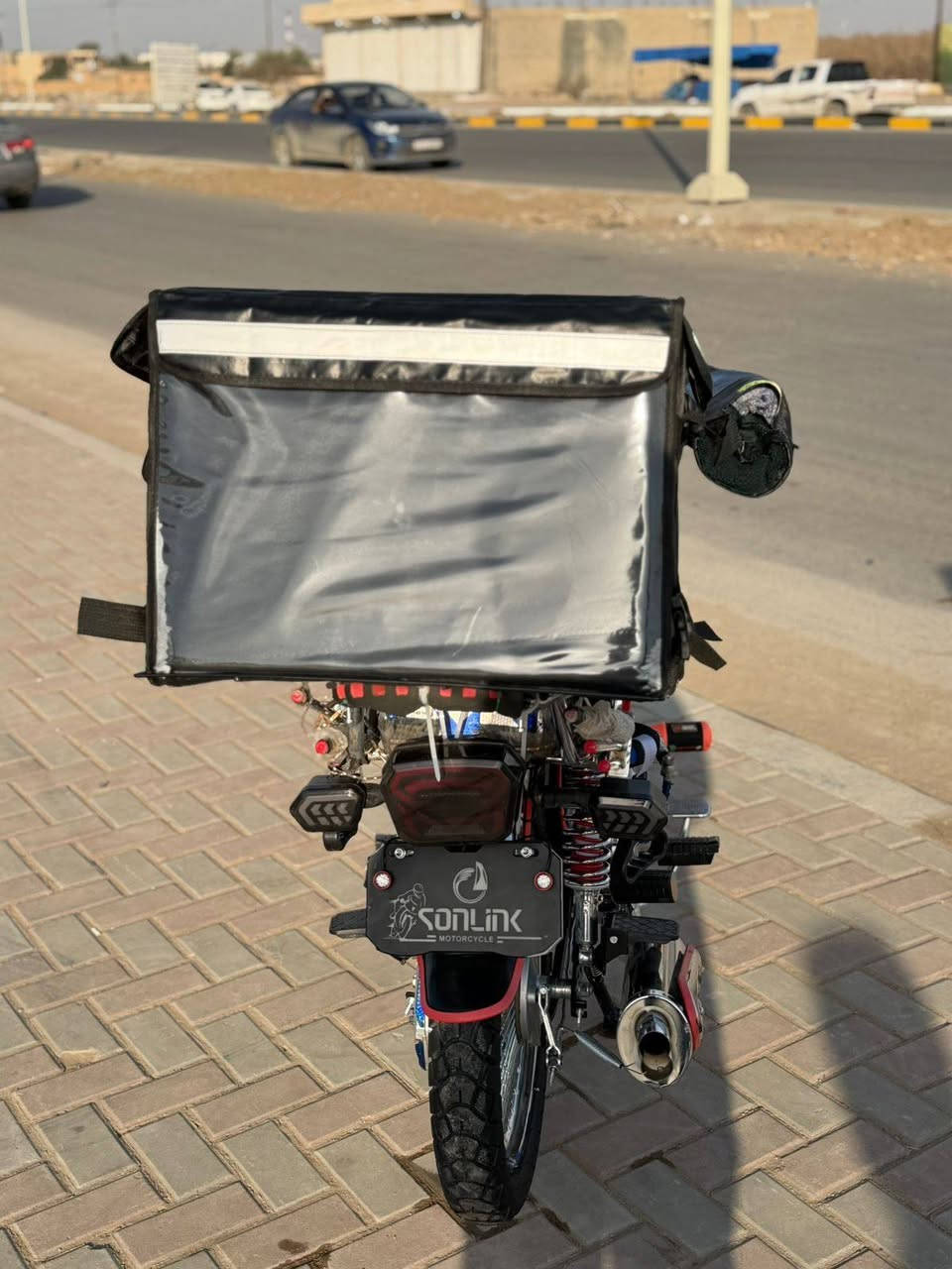 السلام عليكم دراجه تايكر موديل ٢٥ كلشي مايعزه شرط محرك مامفتوح مكاني بيجي سعره 675 وبي مجال اتصل او متواجد فيس ***********
