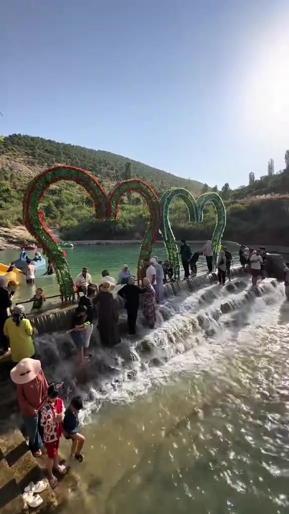 شركة_ارض_النوارس_للسياحة_والسفر 
#الامقاعد الاخيرة الانطلاق يوم الجمعة 
مصايف دهوك وداخل دهوك سعر النفر 9.000الف 
🚌باص خاص للعوائل 
🚌باص خاص للشباب 
سارعوا بل حجز مقاعدكم اخر مقاعد متبقية يوم الجمعة 
دهوك مصايف  
🚸مصيف شيرانة المياه الزقاء
🚸مصيف ڤين الجسر الخشبي 
🚸استراحة مطعم 
🚸سد دهوك جمع على كل نفر 2.000الفين 
🚸جبل زاوا صعود ونزول علفر 2.000الفين 

للحجز وللستفسار : 
☎️*********** واتساب اتصال 
☎️*********** واتساب اتصال
موقع الشركة موصل حي النور قرب مطعم قوزي الغنام 
الفرع الثاني حي الميثاق قرب بانزخانة نينوى الشرقية
