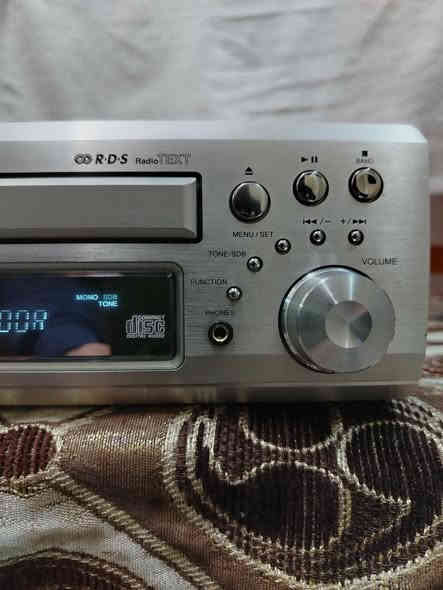 مكبرصوت ماركةدينون ياباني جهاز جديد لوك. مشتغل مرة وحدة فقط نضافة ٩٩٪  سيدي وراديو موجتين. Fm موجة طويلة باحث ويحجز أكثر من ٢٠ قناة  ومدخل أواكس عدد٢
جهاز نادر ومختصر.
السعر ١٠٠ الف وكلشي بسعرة. للتواصل *********** اتصال او واتساب.والشراي يتصل. يوجد توصيل (جماعة التعليقات السلبية مامحتاج تعليقاتكم الي تعكس اخلاقكم. وفهمكم كفاية. تحياتي للطيبين
