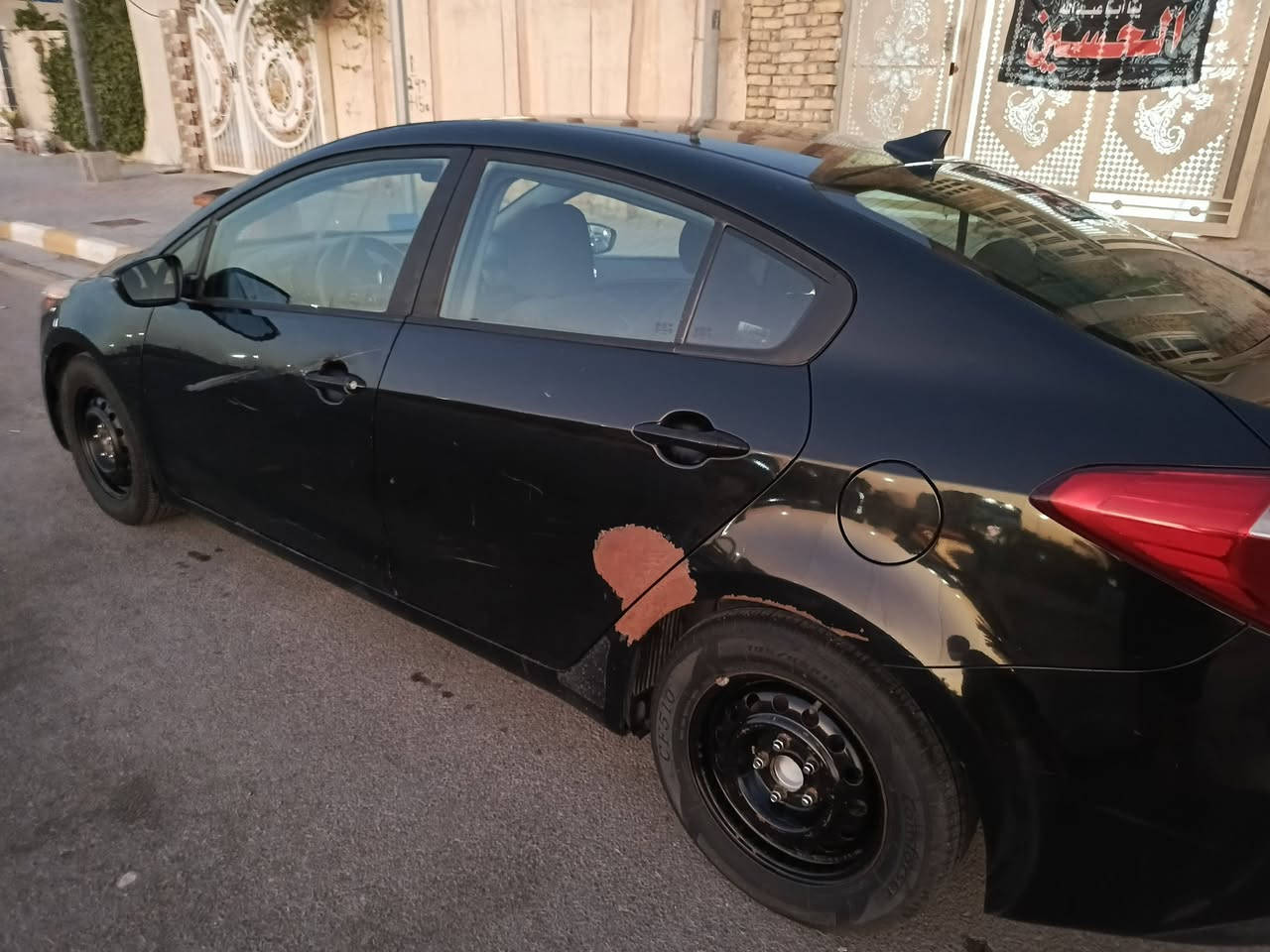 سلام عليكم كيا فورتي 16 وارد امريكا حادثه ب امريكه جاملغ خلفي ابيع صبغ احزام 
والي بالعراق كدامك موضح بالصور رقم واسط بسمي تحويل ثاني يوم 
السعر 95او بيها مجال 
***********
