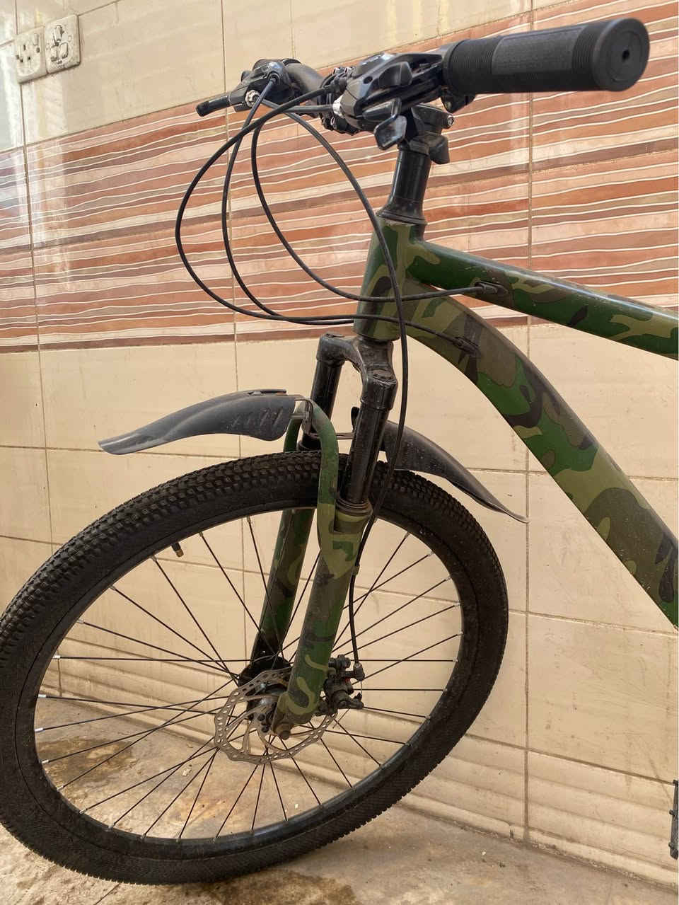 بايسكل رياضي مرقط جيش
جديد استعمال كلش قليل
القياس 29 بغداد, العراق


**إذا كنت صاحب هذا الإعلان وتريد حذفه لأي سبب، رجاءا أرسل رسالة إلى الدعم الفني**