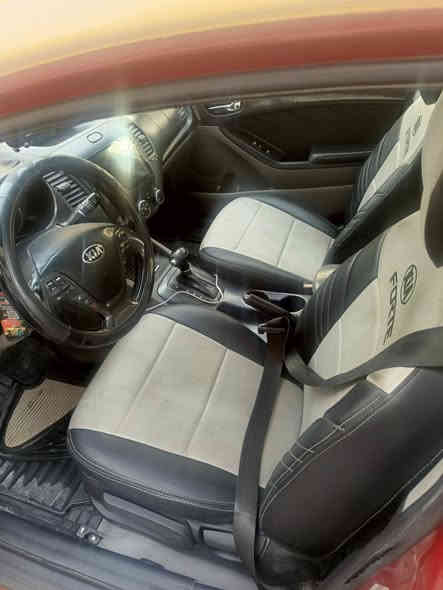 السلام عليكم 
للبيع كيا فورتي موديل 2015وارد امريكي تعديل بنيد وجاملغ بدون تبديل مكينة 2000 بأسمي تحويل ثاني يوم مصفرة هيئة وغرامات العنوان بغداد العبيدي حي الرئاسه شارع 20 
***********
