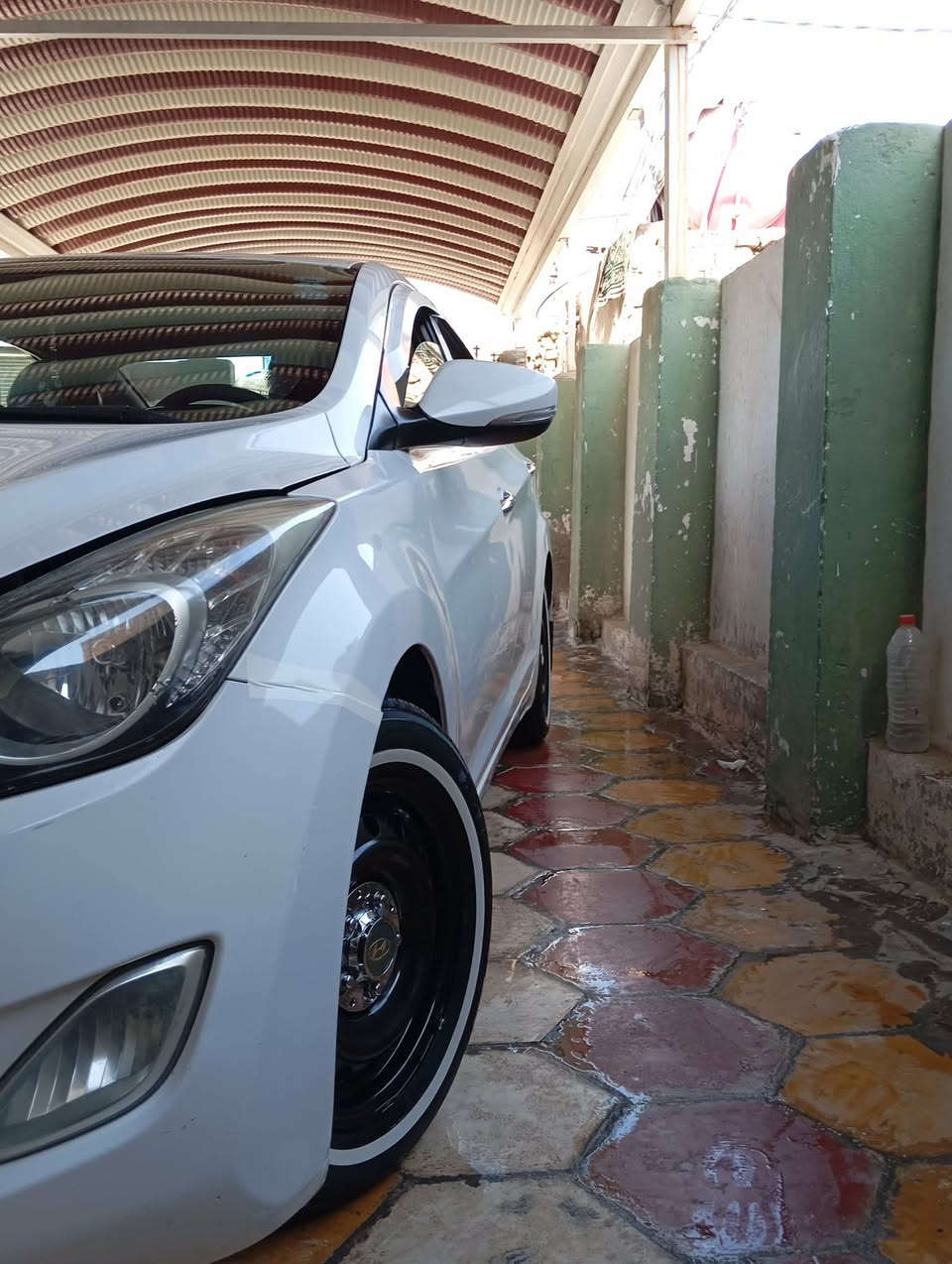 السلام عليكم 
النتره مضلع موديل 2013
العنوان الديوانيه حي النهضه 
السياره جاهزه من كلشي حداديه وگير وتخم تاير جديد 
بيهه صبغ بلبنيد اثر فابلون .
سعره 118 وبيه مجال قليل حگ الجيهه 
وكاله وتحويل مضمونه راعيهه معقب بلديوانيه 
*********** واتساب
