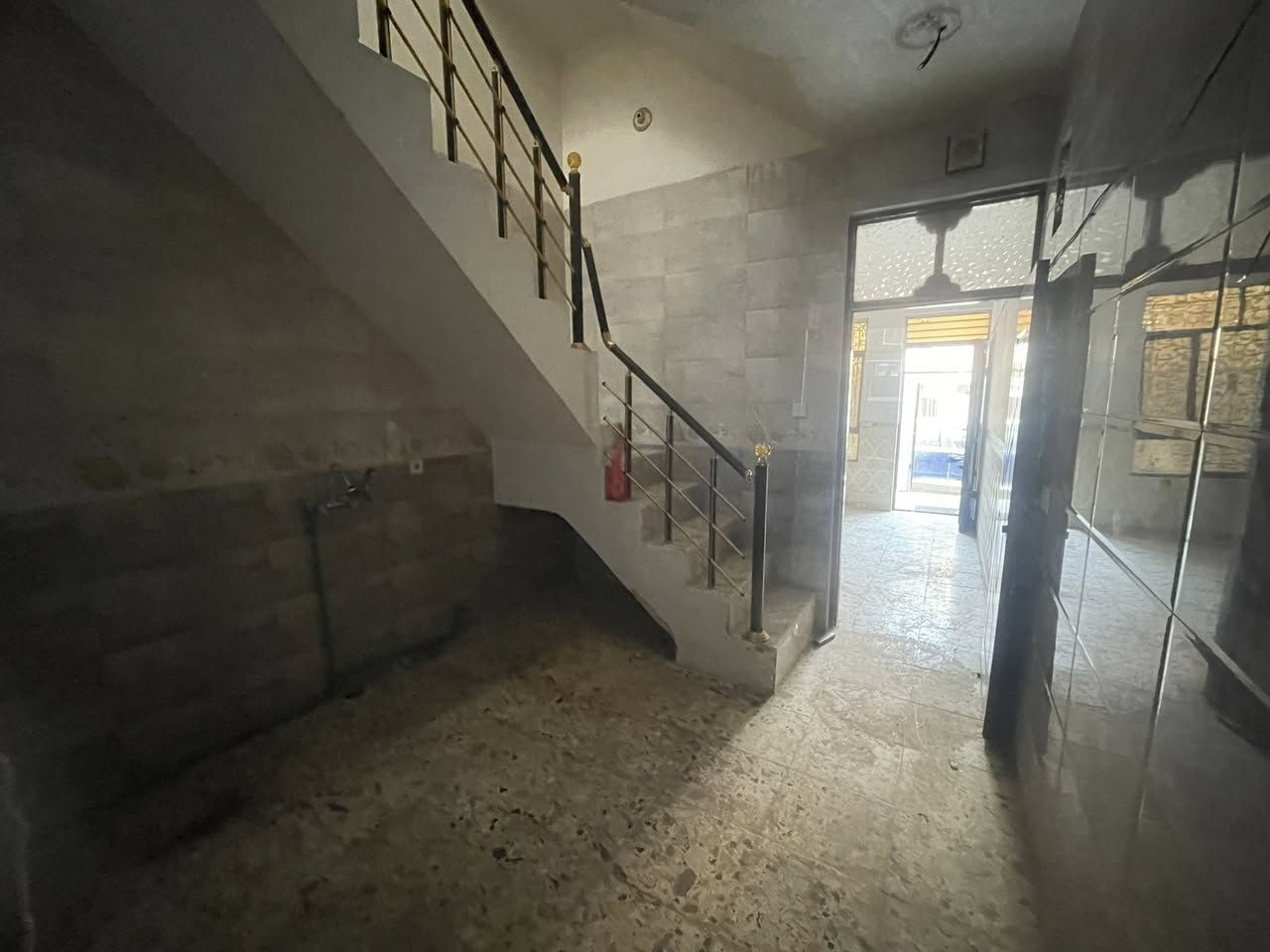 🏠بيت للبيع 🏠158وبي مجال بسيط ❤️🙏🏻
📍الموقع/الشعب خلف نادي العربي قرب عيادة الأسنان 

📌المساحة/50متر (موقع جيد جدا .بناء جيد)

محتويات ال🏠بيت/كراج صغير.استقبال.مطبخ حار بارد.غرف نوم عدد(3).صحيات عدد(2).بيتونه.سطحين

📍عنوان المكتب /شارع الأسواق المركزيه قرب مسبح الشعب

📞*********** محمد صگبان

📞*********** سيد عباس

ملاحظة / العنده عقار 🏡 للبيع او بيت للايجار  ويريد يبيع او ايجاره دزونه كافة التفاصيل العقار مع ذكر السعر ورقم التلفون ☎️وان شاء الله باقرب وقت
