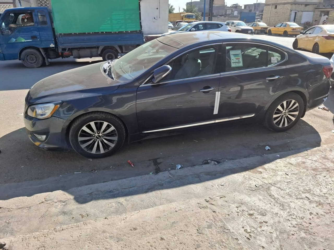 ..كيا كادنزا ٢٠١٣وارد خليجي شركة عامه فول مواصفات اعلى فئة رقم بغداد السيارة بيها مكانات صبغ اثر طخطخات بدون حادث قوي السيارة جاهزة مابيها نقص السعر ٩٨مكان بغداد البلديات ***********..
