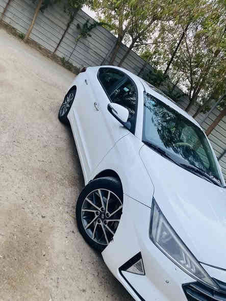 السلام عليكم 
النترا 2020 خليجي 
فول مواصفات 
محرك 2.0 دوش 
 تبريد قطعتين
رقم بغداد الجديد 
مكان السيارة بغداد ابي غريب

للإستفسار. *********** 

السعر 165$
