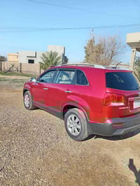 سورنتو للبيع موديل 2011محرك مامفتوح كير صدر تايرات تبريد كل شرط ضرر مو...