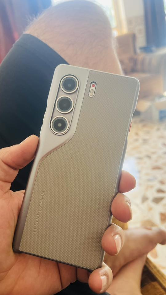 تكنو كامون ٤٠ برو نضافه ٩٩ ب ١٠٠ سعر ٢٠٠ مجال حك جيه ***********
