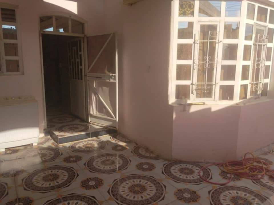 #عروض_عقارت_مكتب_الكنز🏘
#دار_للبيع 
#الموقع حي سومر منطقه ال 112
#المساحه 100م مربع 
#واجه 10م نزال 10م 
#بناء_الدار حديث  طابق واحد 
#جنس_العقار سند سكني ملك صرف ✅️
#السعر 72 وبي مجال بسيط 💵👉
#العقار شرط التحويل ✔️
#للاستفسار  اتصل على الرقام الموجود بل المنشور ⬇️⬇️
محمود 📞***********
علي     📞***********
#موقع_المكتب حي سومر بعد التقاطع الثاني قرب أفران قباء 
#مكتب_الكنز_لتجارة_العقارات
