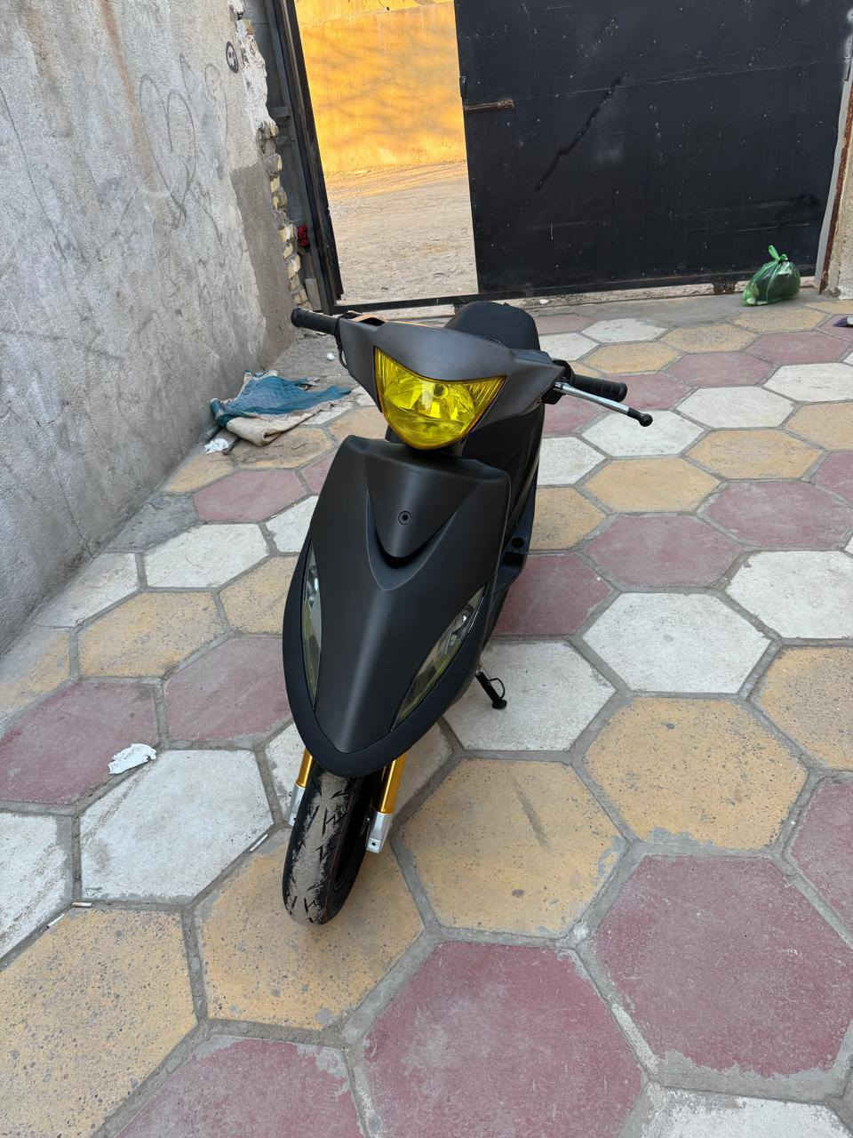 ماكس عدله
محرك مفتوح جديد وكامل عل حسب الاصول مكفول من التبخير والتنقيص 

شلعه ومشي 

بوشه 49 بلاديه 

شاصي رياضي عالي وخفيف واطول من اي دراجه مثلها 

تايرات جدد ويل جديد ماناقصها غير الباتري وربط واير البك لايت
650الف
متواجد واتساب 

***********
