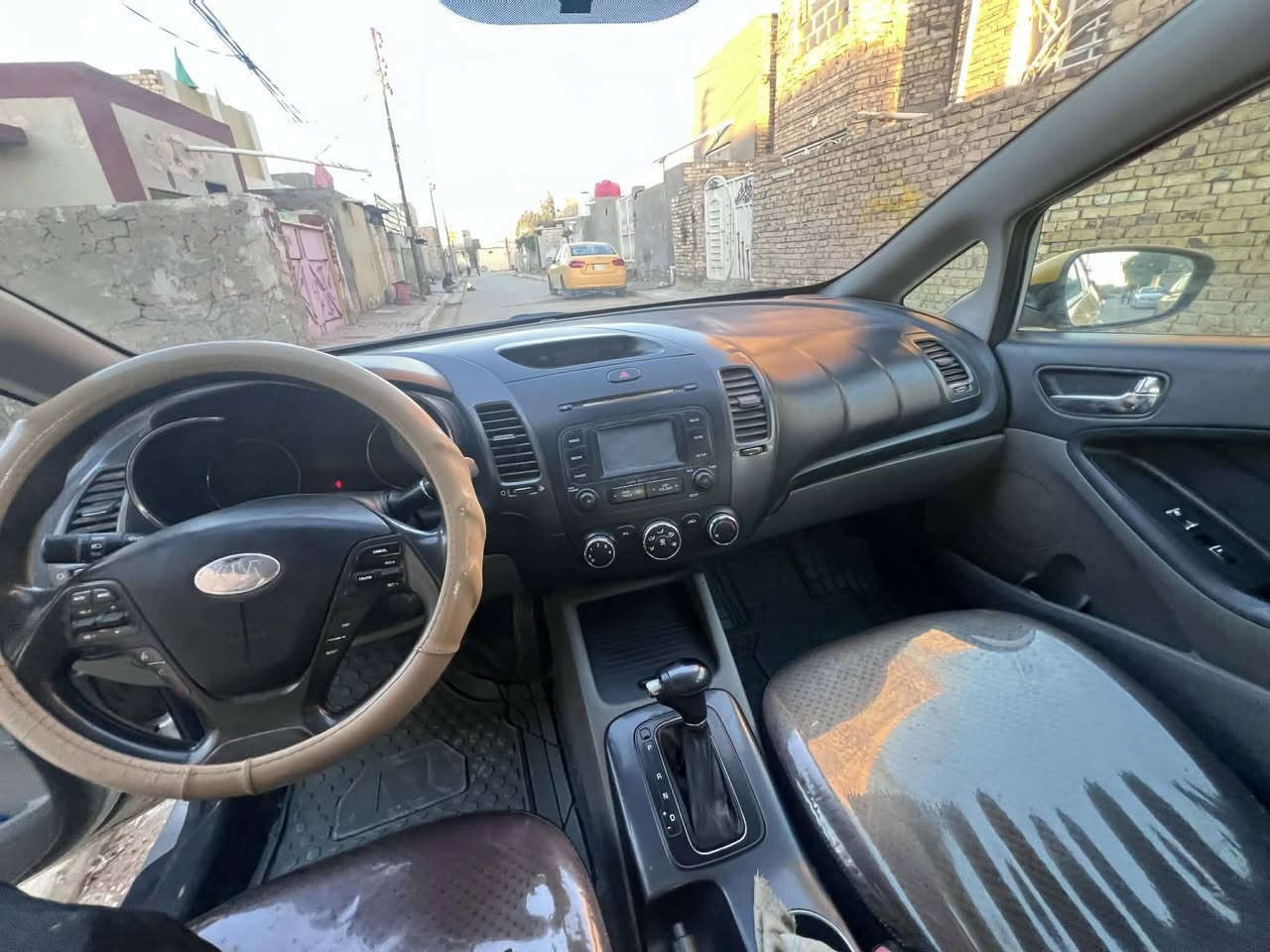 السلام عليكم سيراتو موديل 2016
محرك 1800
وارد امريكي حادث جاملغ امامي وخفيف كلش ما عابر
رقمها قادسيه تحويل مباشر سنويه 
منضومه غاز بيها
غاز وبانزين تشتغل السياره 
سياره نضيفه ماشيه ١٨٠الف
السعر ١١٠وبيها مجال للجيه
***********
