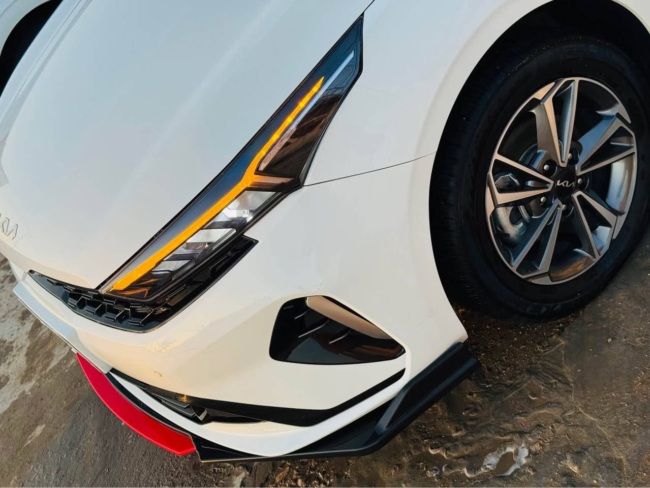 كيا سيراتو K3 

نجف.

 🚨السعر  .129.

‏    2025 .     K3.     زيرو ماشيه 12 الف
                                                         
المواصفات فول      
محرك1500 دبل نوزل 
رقم اربيل جديد.                 
شاشه ديجتال          
لد امام خلفي نهاري              
بصمه                            
كشنات جلد
هند بريك بصمه 
تبريد لمس شاشه 
اوتو هولد           
فتحه سقف                                             
حساس لايت 
حساس خلفي بلادي 
حساس أمامي بلادي 
كاميرا خلفيه بلادي 
جي بي اس
نضام تشغيل الكاميرات 
شاشه  كبيره اصلي ابل كار بلي 
نضام ترحيب مري شفط
نضام مود درايف إيكو وسبورت و عادي
تحكم ستيرن فول 
ويل كب كروم 
لد امامي نهاري
 شباك نيكل
مانع انزلاق
مانع انحدار 
لايت عدسات زنون 
ايرباكات عدد6
جهاز موازنه ABS
بيه حادث صفحه بابين بيه دواخل الجاملغات سليمه وصفحه الثانيه ولبجم ولجنطه زيرو كله مكفول فقط بابين مبدلات ودواخلهن بيه تصليح 

للاستفسار الاتصال    
***********
نجف عباسيه النجف, العراق
