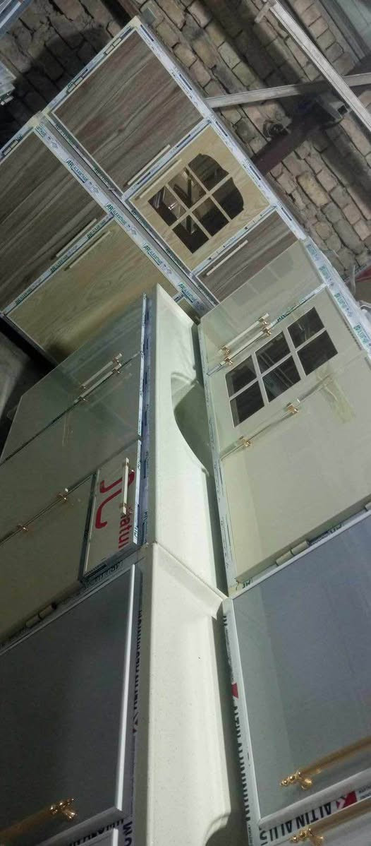 سنك متر ونص مرمر تزكام مع المعلق ب٣٢٠ العنوان ناصريه شارع الاخلاص *********** نرماده حفر نقش cnc وجوكر مخفي وبليت ثقيل ناصرية, ذي قار
