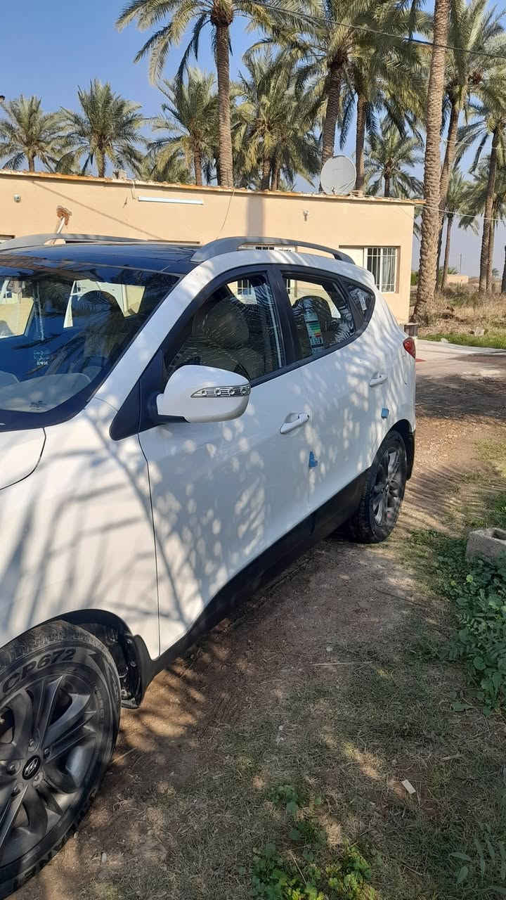 توسان خليجي موديل ٢٠١٥ بنوراما ماشية ٩٨الف كيلو مكفوله عدا شبر بجنطه معدل على بارد سيارة على يدي كير محرك كشر كله مكفول السعر١٦٣ وبيه مجال سيارة موجود بغداد   هذا رقمي ***********
