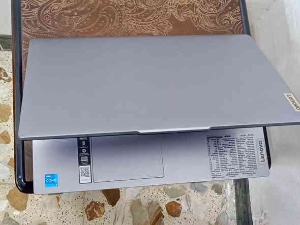 لابتوب لينوفو للبيع

السلام عليكم ورحمة الله وبركاته 

لابتوب لينوفو للبيع استعمال جدا نظيف حاسبة مرتبة وحلوة وجاهزة من كلشي المواصفات بالصورة موضحة السعر 500 وبيه مجال بسيط تجي تشوف وتفحص الحاسبة وتدلل

عنواني النجف الاشرف 

للتواصل *********** Singapore
