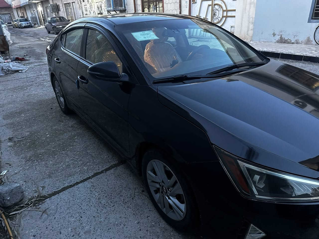 سلام عليكم
الإنترا  سوده موديل 2020
سياره فول مواصفات وارد أمريكي 
محرك 2000دوش المرغوب 
مواصفات سيارة مواصفاتة 
1فتحة سقف سلايت 
2كشنات هيتر وتبريد 
بقيت موصفات معروفه 
سياره رقم دهوك رقم مصطره الإنكليزي هزة جديدة  سنوية عضم الجديدة سياره مال بيت وجنايه  
مكان سياره موصل دركزلية 
سياره رايدها 135 بيها مجال شي بسيط 
ضرر سياره جاملغ أمريكي بل عراق  قطعه قبق صندوك مبدل نفس لون 
التصال على رقم غير متواجد على فيس ***********
