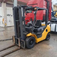 رافعة كوماتسو • موديل ٢٠٠٩ • سعة ٢.٥ طن