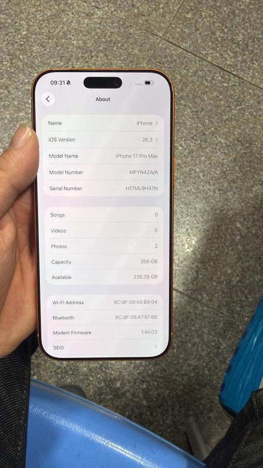 السلام عليكم ايفون 17 برو ماكس 256 مشحون 50 مره 
سعر مليونين و 50 الف 
ناصريه مركز 
***********
