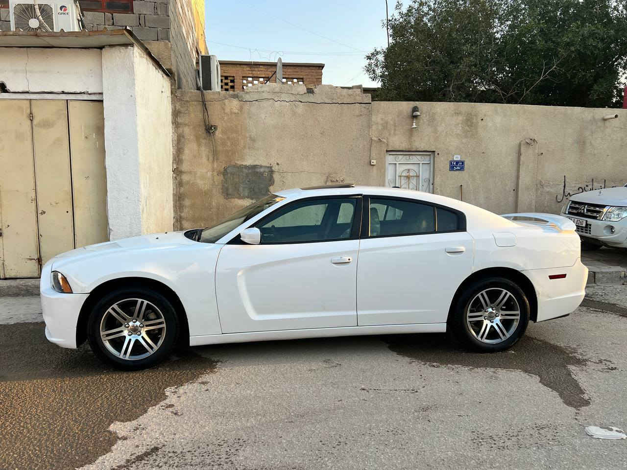 السلام عليكم اخوان مكلف بنشر اتصل براعيها وتدلل ***********
دودج تشارجر موديل 2012 وارد كندي بيها كص بلبجم و 3 قطع صبغ باب وجاملغ وبنيد باقي اصلي بدون صبغ فول مواصفات فتحه داخل بيجي كشن مخمل محرك 3.6 كير كصبه شاشه جبيره تبريد حداديه خلفي امامي نافضها بيدي تخم تاير جديد صارله شهرين ويل خليجي جديد لايت ناصي زنون اصفر شمسي والعالي زنون ثلجي  هورنات طاط يوكن شرط اصلي كلها جاهزه ترايك الاربيل  رقم اربيل دولي بسمي اريد تحويل مباشر باسم مشتري هزه جديده مكان سياره البصرة السعر 135
***********
