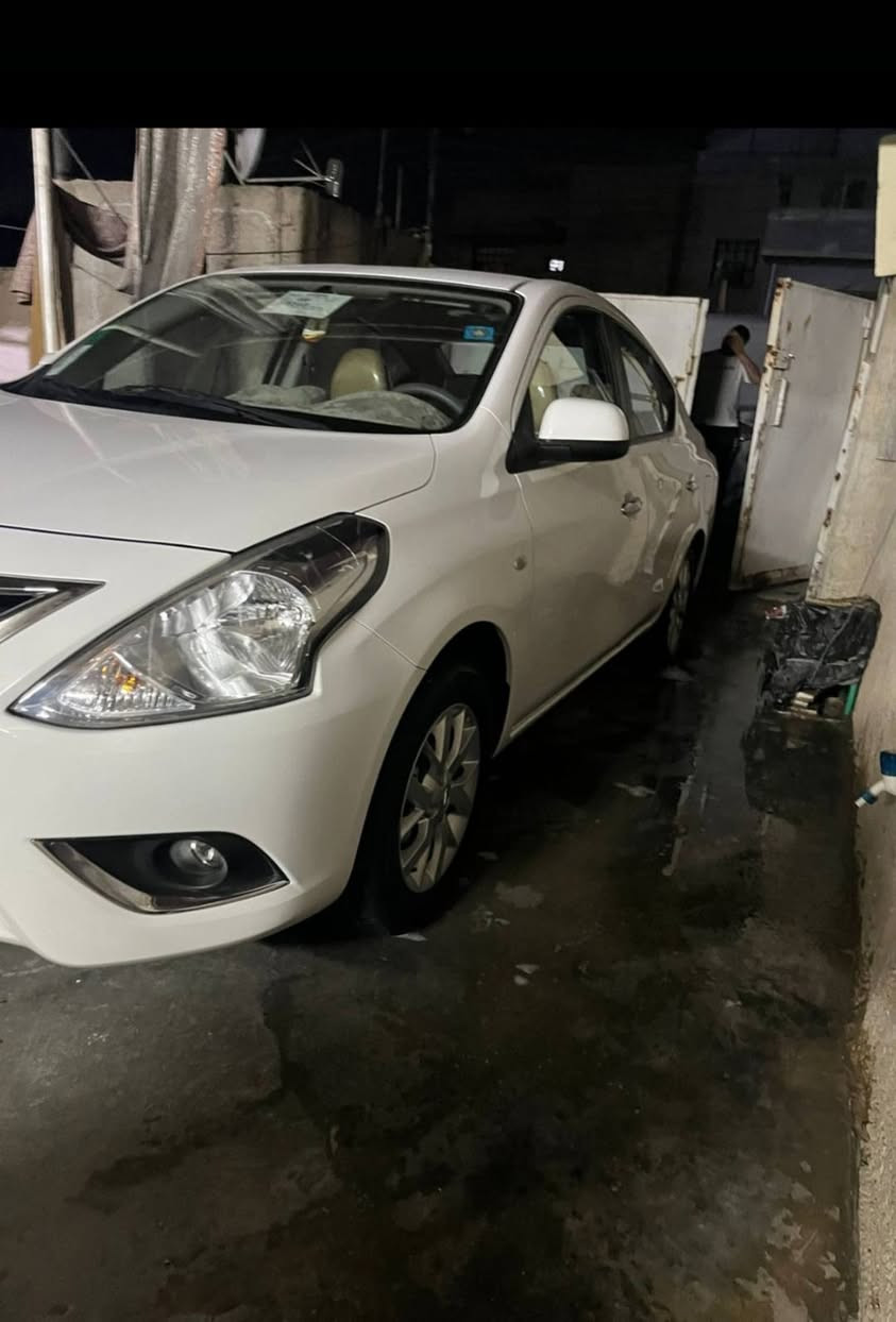 سلام عليكم 
سياره نسان سني هندي اعله موصفات بنسان السني السياره دوشمه عام 
موصفات السياره 
تحكم سترون
٤ جام كهربائي 
٥تبريد خلفي
٦ويل كب 
٧ مديل ٢٤ 
تيارات الشركه بيها جديد وباتري الشركه بيها السياره ماشيه ٤٤ الف 
رقم الهاتف *********** او ***********
