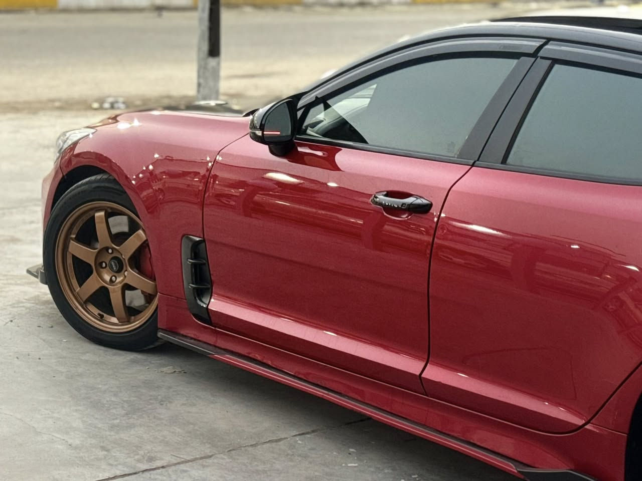 كيا ستينكر 👑
موديل 2018
سيارة فووول الاخير جيتي تو 
6سلندر توين توربو
داخل اسود
كشنات جلد 
كشن خزن ميموري
كشنات كهرباء
كشنات ايرباك 
كشنات تدفئه 
كشنات تبريد 
داتا شو
5كامرات محيطية 360درجة
حساسات خلفيه امامية 
رادار امامي اوتو ستوب
رادار جانبي اتو ستوب 
نقط عمياء ومري قلاب 
جامات اوتو 
شفتات ستيرن 
بانوراما 
مري شفط 
لايت زنون متحرك 
سماعات هارمن كاردن عدد12 
اوتو هولد 
هند بريك بصمه 
مودات قيادة5وضعيات 
خروج عن المسار
صندوك كهرباء 
شاشة داخليه جبيره 
اضائه بدشبول 
تبريد قطعتين 
تشغيل عن بعد 
شاشة داخل كيلو متر تعرض الك كامرات جانبيه 
كشنات خلفيه تدفئة 
مراية داخليه كهربائيه وتعتيم 
داتاشو 
--------------------------
الاضافات
1- بلكات hks الاصليه من امريكا
2- داون بايب واكس بايب
3- بوابات تفتح وسد ع ريمونت (دبات)
4-  كلوبات اماميه متغير
5-شوت kn
6- بوب كورن 
8-نوزلات جدد 
. السعر 215$
صدر كامل جديد لسياره مناقصها كلشي 
سياره رقم بغداد تحويل ثاني يوم 
ماشيه 96 الف

استفسار ***********
