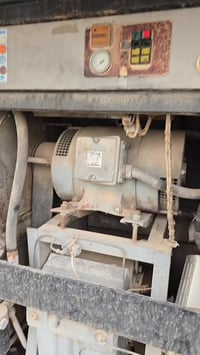 كمبريسر سكرو للبيع ١٠ ونص  بار ٠٧٧٠٢٣٨٩١١٠