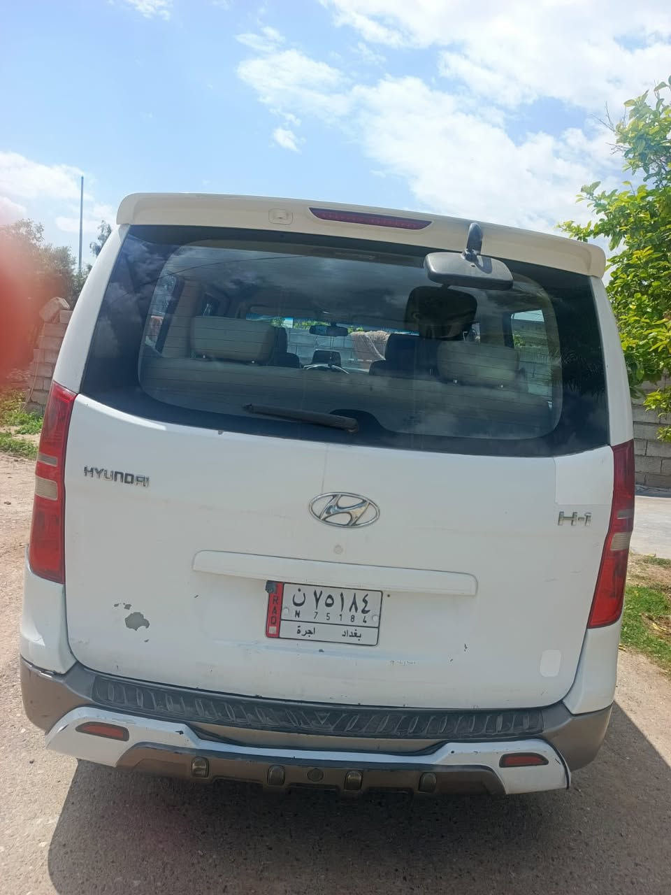 سلام عليكم ستاركس 2012  للبيع مكفوله 
من ضربه كير محرك لا تبخير ولا تنقيص 
  بس بيها صبغ اثر تكشير بصيط مكان بغدادتاجي سعر
145 وبيها مجال

***********        بي واتساب ***********.
