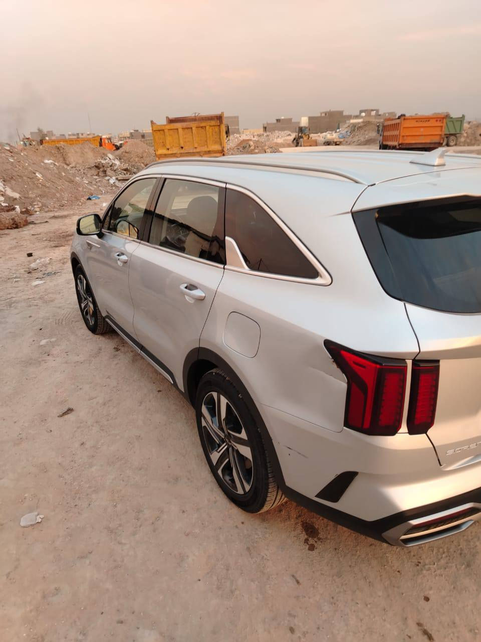 سلام عليكم للبيع موديل 2023 وارد امريكي هايبرد أربعة سلندر 
حادثها بالصور، زائداً بيها شخط صفحة ومصبوغة داخل العراق 
السعر190،هاتف *********** عنوان بغداد البياع تقاطع درويش
