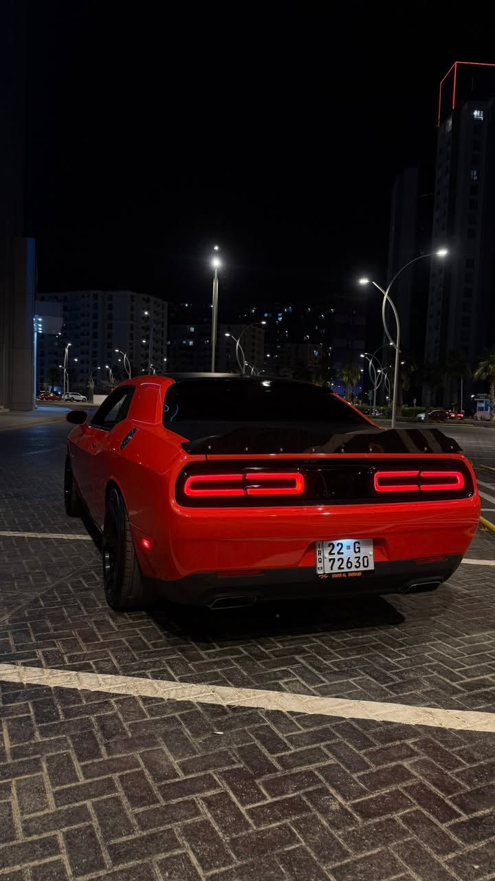 السلام عليكم
Dodge Challenger   V8: 5700

لون مميز 🧡 2020

🔶مواصفات RTمعروفه 
شاشه وسط تدعم كار بلي 
كامره خلفيه  +حساس خلفي 
شفتات ستيرن كشنات كهرباء 
نقط عمياء  بصمه ابواب  دخول ذكي 
تشغيل عن بعد  
السياره جاهزه وبدون مصرف تخم تاير جديد عليه 
ويل نجمه خسفه قويه. 
السياره ستوك استعمال شخصي
اكزوز بلادي دبات سود  
عليه برمجه سيفتي  ماشيه 66الف 
كير محرك بشرط ع وضع الوكاله
حادث السياره  جاملغ خلفي + بنيد كلير فقط بدون شاصي بدون ايرباك بجم كبس   
رقم اربيل بسمي 
استفسار واتساب :*********** 
سعر:178وبيه مجال للشراي

