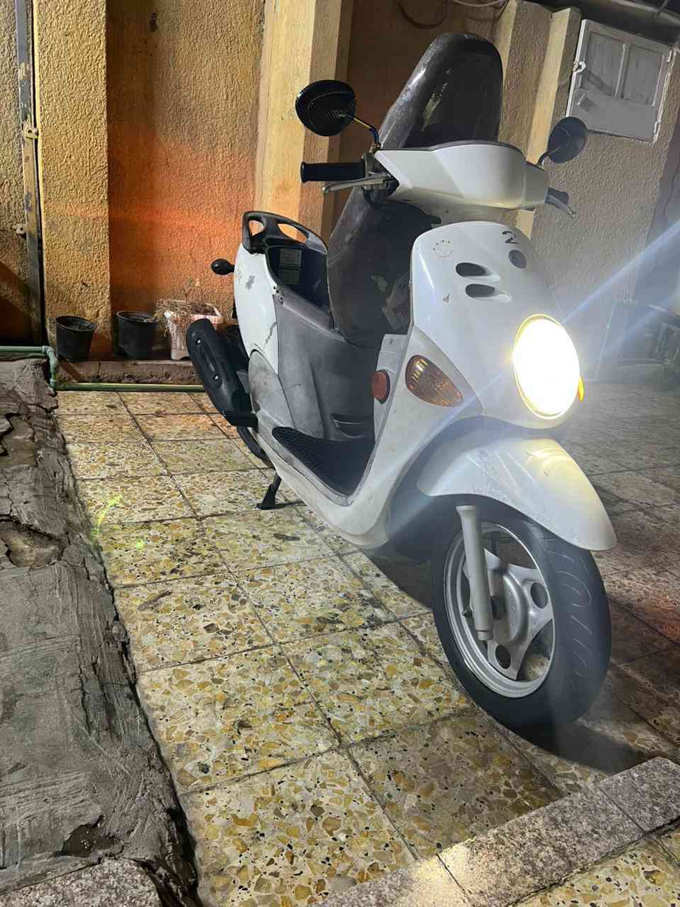 سلام عليكم فله للبيع صاله أربع اشهر نازله من الرمبه حديث چكمچه بانزين كله محسن دهن  امزويل ختم واحد ويه المكينه دراجه مابيه نقص برغي مذب عليه ولا ربع اترايك وين متريد السعر 1050 اوبيه مجال بسيط مكاني بغداد البياع الشرطة الخامسه ***********
