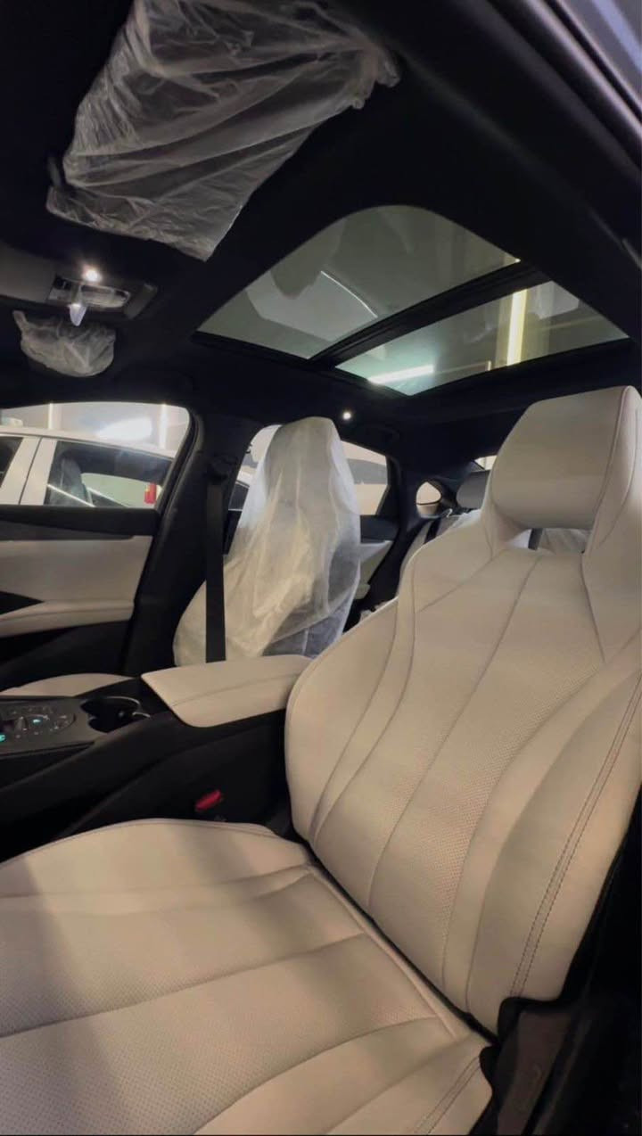 Byd seal 06 كلين ماشيه ١٠ الاف كم وقابل للزياده سياره نضيفه جدا وباقيه على وضع شركة كير محرك بطاريه بشرط
فول مواصفات flagship 
اسوي مراوس هم ويا جالنجر v6 موستنك v6 كمارو v6 
***********
—————————————————-
كلينه ١٠ هةزار كم روشتيه كير مةكينه باتري بةشةرت سةيارةكة لةسةر دةقي شةريكة مايتةوة فول مواسةفاته 
flagship
گورينةوةش دةكةم لةكةل جالنجر v6 موستنك كمارو الحمدانية, نينوى
