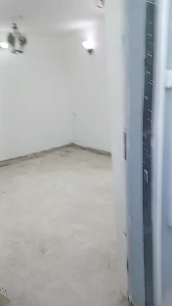 مشتمل للبيع مساحة ١٠٠ م استقبال غرفة نوم صاله مطبخ والصحيات البناء مسلح نقص الكاشي فقط العنوان المشتل مجمع فتك قرب المجلس البلدي  السعر ٤٥ رقم الهاتف ***********
