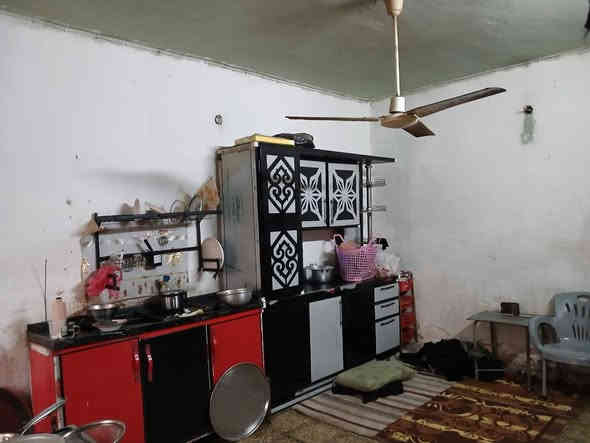 بيت للبيع مساحه 144 متر طابقين يتكون من 8 غرف ينقسم نصفين شارع الفلاح قطاع 7 الاتصال ***********
