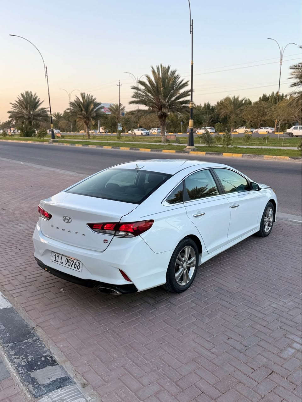 سلام عليكم هونداي سوناتا 2019 أمريكي. رقم بغداد الدولي بسمي تحويل مباشر حادث حافه البنيد فقط بدون داواخل الباقي كفالة عامه سياره جديده فول عدا لفتحه ترحيب بصمه ابواب + تشغيل شاحن وايرلس هندبريك كهربائي رادار امامي + جوانب تحكم مقود جهتين كشن كهربائي قطعتين تبريد تدفى تبريد بلكشنات شاشه كبيره كامره دواره انضمه قياده حساسات منضومه زنون ماشيه 96 مكينة 2400 وكير 6 نمر مكفولات حداديه جديده تخم تاير جديد 
مكان سياره كربلاء سعر 143 مجال بسيط جدا ***********
*********** كربلاء, العراق
