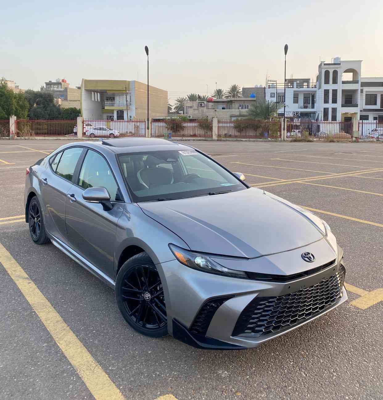 سلام عليكم حبايب 
تيوتا كامري هايبرد 🍃
موديل :2025
فئة: se بلاس فتحه شاشه جبيره 
بدون يرباك‼️
ماشيه :18,000 مايل
صبغ جوملغ امامي ففط 
السعر:$24,000 
للاستفسار 
***********
***********
