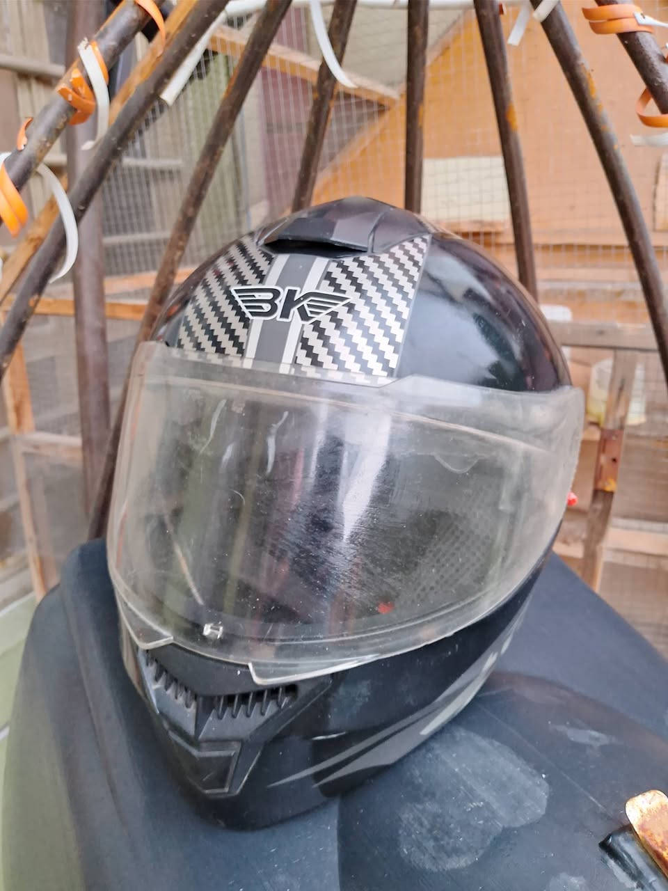 صندوكين وخوذه للبيع نضيفات مكاني بلديات قيم واخذ

 ***********
