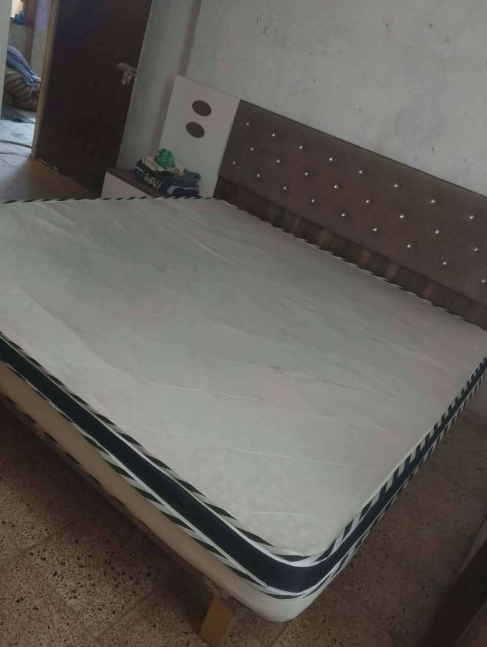 غرفة بعدة جديدة ام البيبان تركية هيه والدوشك مالته ٢٥٠ ليريدة يدخل خاص


**إذا كنت صاحب هذا الإعلان وتريد حذفه لأي سبب، رجاءا أرسل رسالة إلى الدعم الفني**
