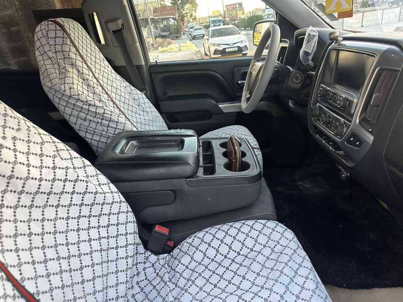 سلام عليكم رمضان كريم البيع او مراوس سلفرادو ٢٠١٥نص مواصفات رقم نكليزي بسمي فئة LT فور ويل كير تعليك شاشه جبيره كامره ويل كب تاهو ٢٢ باب طويله بدي كصير سياره جديده معنى ب الكلمه السياره داخله كلين ب العراق صار بيهه قطعتين رش السعر ٢٠٠ مكان السياره السماوه اي استفسار انتصل ***********
