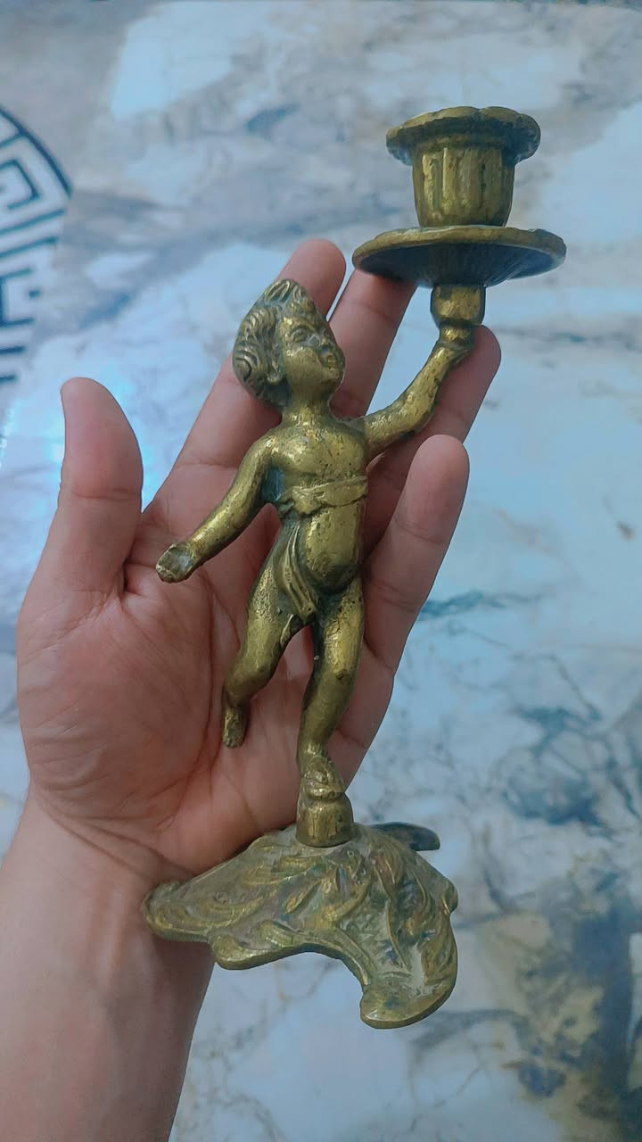 #مراوس #بمحابس ..
لشعاق الانتيك تحف نحاسيه من النحاس صلد وغير مجوف وزن القطعه كيلو غرام تقريبا صناعة الستينات والسبعينات للبيع شلع او مراوس بمحابس


**إذا كنت صاحب هذا الإعلان وتريد حذفه لأي سبب، رجاءا أرسل رسالة إلى الدعم الفني**