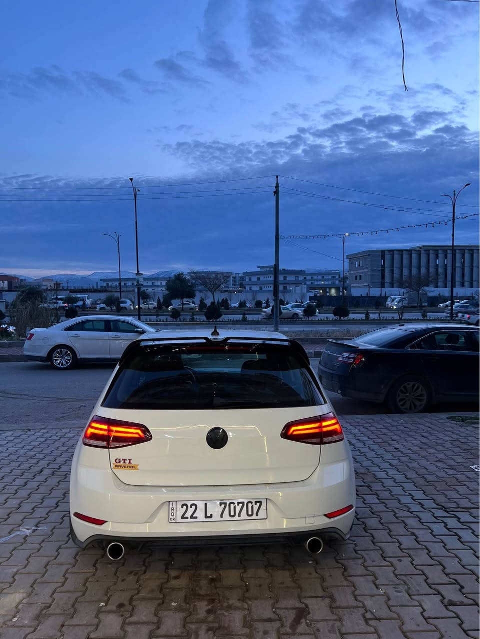 گۆلف ٢٠٢١
GTI
گێڕ عادی
مواسەفات s
یەک پارچەی بۆیاخە
بێ ناو بێ ئیرباگ
ویل و تایەی رەیسینگ لەسەرە
لەفی سپۆرتی لەسەرە
صالۆنصای سەوتیکی خۆشی لەسەرە
جوانکاری بۆ کراوە
مەکینەی نەکراوەتەوە 
*********** السليمانية, العراق
