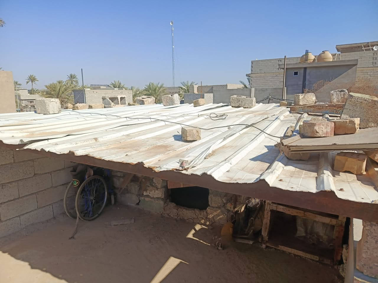 سقيفه جينكو تقريبا 4×3 نضافتها70او75بالميه سعرها 175وبيها مجال مكاني ديالى بعقوبة باب الدرب..متواجد فيس ماسنجر او الاتصال على الرقم ***********
