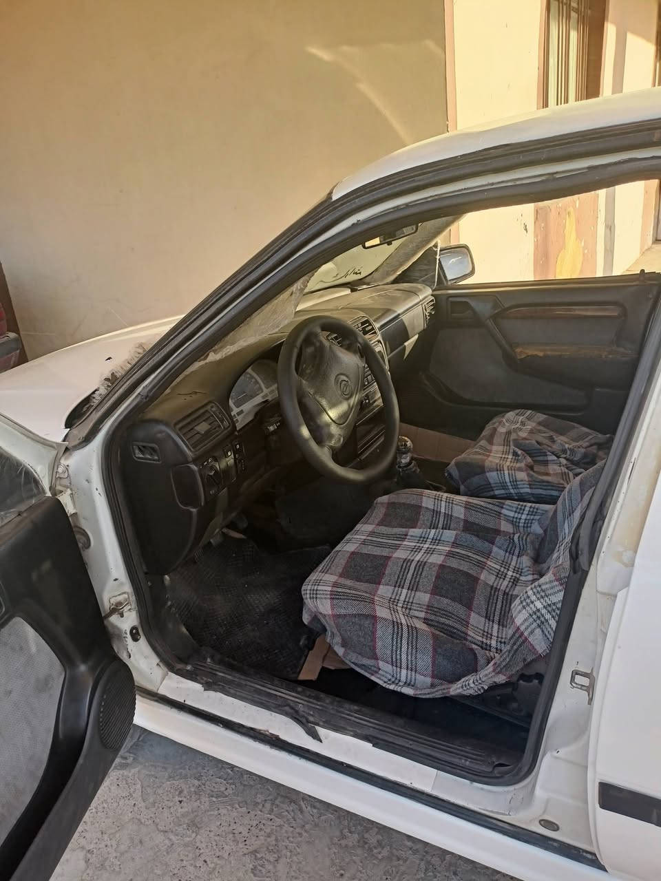 فكترا موديل 95 سنويه لل29 هزه جديده 
محرك 20 تريد وكاله تريد تحويل 
سياره جاهزه من كلشي 
السعر 40 وبيها مجال 
المكان القياره 
***********
