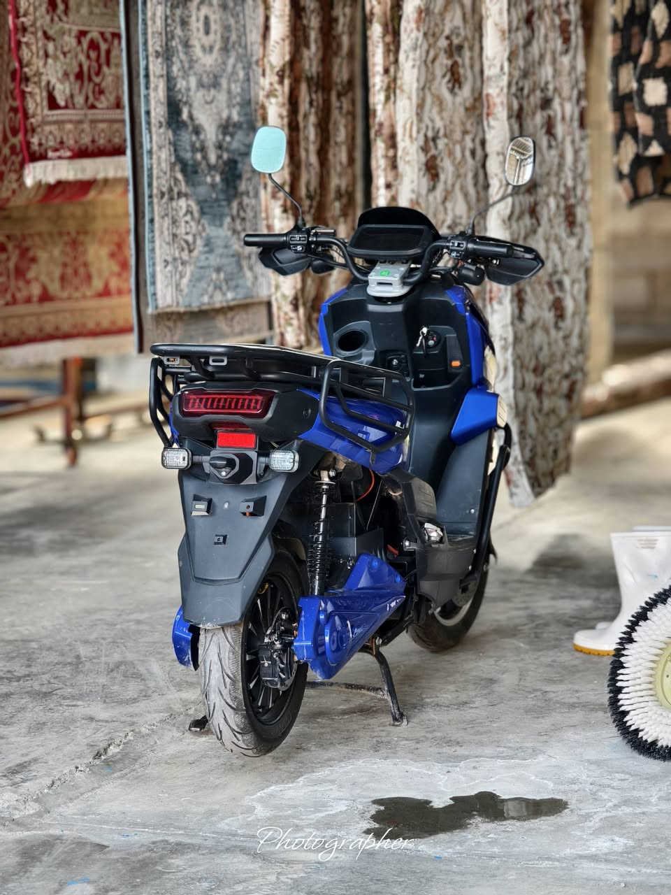 دراجه شحن اباجي للبيع مثل ما موجود بالصور نظافة فول جاهز من كلشي بطاريات جدد ونلي الاصلي ملف 3000W سرعة فوول + مثبت سرعة + 2 سويج معى 2 جهاز تشغيل عن بعد المكان ناحية السعر 925 بالنقد و يرهم بالاقساط الشراي يخابر ***********
