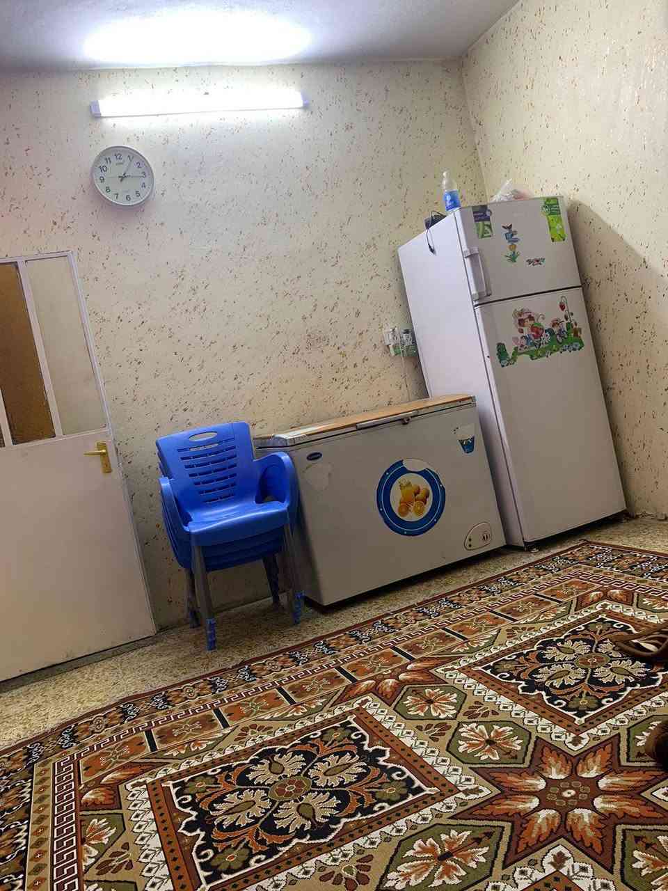 بيت للبيع مساحته 144متر مسلح الكيارة قطاع ٢١ على شارع ٦٠
6 غرف نوم وملحقات في الطابق الارضي وملحقات في الطابق الثاني  والمعرفة المزيد الاتصال علىالرقم***********
