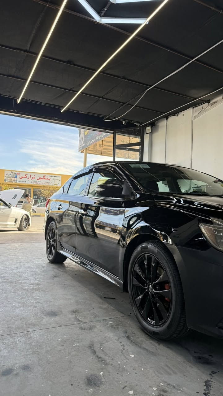 نيسان سنترا للبيع موديل 2017 رقم اربيل سنويا هزه جديده. 2027
ضرر صندوك فقط 
ماشيه 116 
كشنات تدفى 
سقف ستلايت 
تشغيل بصمه. 
السعر 117 
عليها غرامات. 200$ 
مكان سياره بدهوك 
***********
***********
