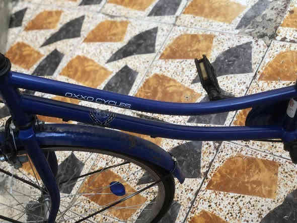 السلام عليكم بايسكل بناتي للبيع سعر ١١٥وبي مجال للطيبين غراضة كلها وياه بريك امامي - خلفي
جاملغات امامي - خلفي+صينية اللشة شخط مابيها  مكاني كوت زين القوس للتواصل واتساب *********** او خاص
