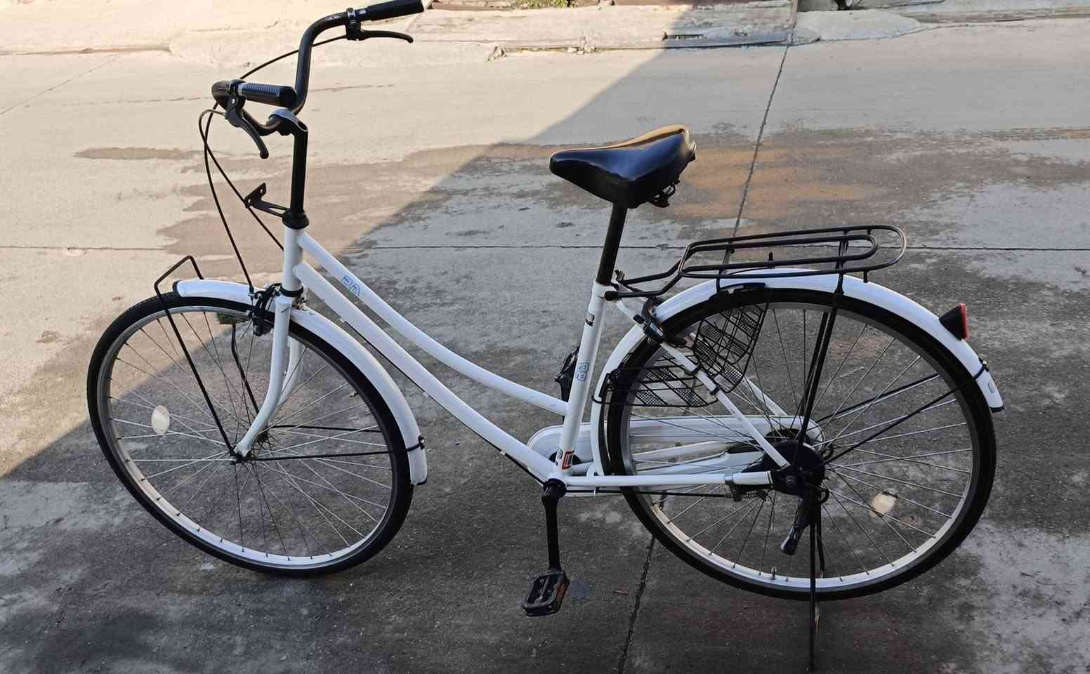 السلام عليكم بايسكل للبيع
حجم 27  سعر ١٠٠ بي مجال قليل 
مكان كركوك  ***********
